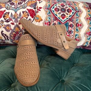 EUC Franco Sarto Rouge Booties color is called “cashmere”.